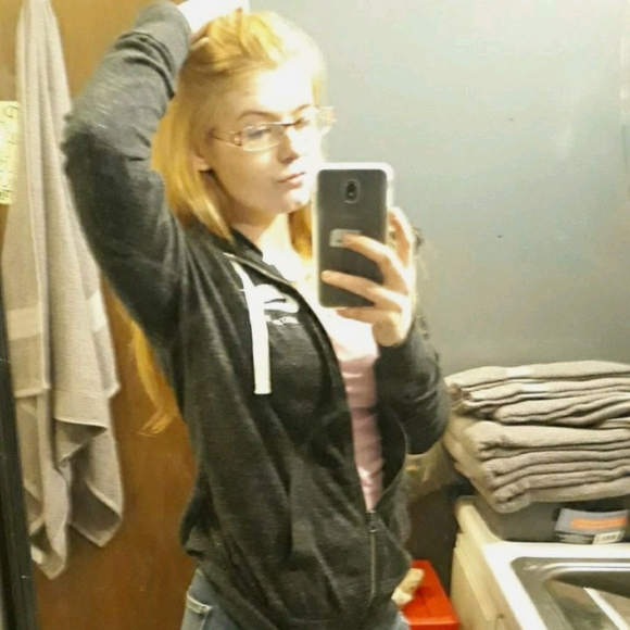 Meet your Posher, Joleen - Picture 2 of 2